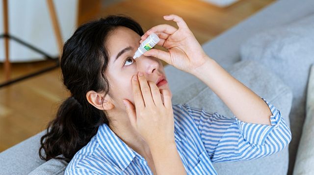 인공눈물 하루에 10번 넘게 넣어도 될까? 의외로 모르는 부작용과 주의사항